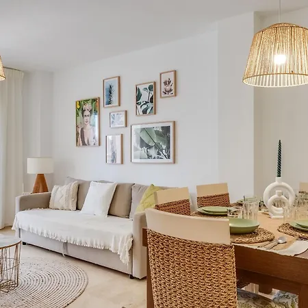 Апартаменты El Paraiso - Near The With Communal Pool *