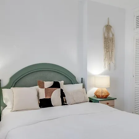 El Paraiso - Near The With Communal Pool