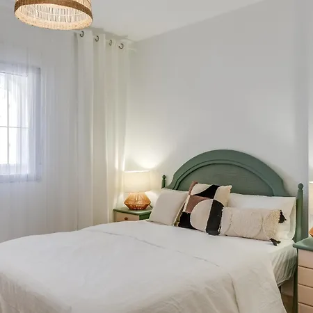 El Paraiso - Near The With Communal Pool Apartment