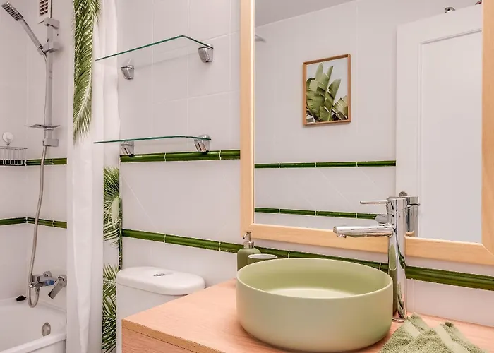 Апартаменты El Paraiso - Near The With Communal Pool