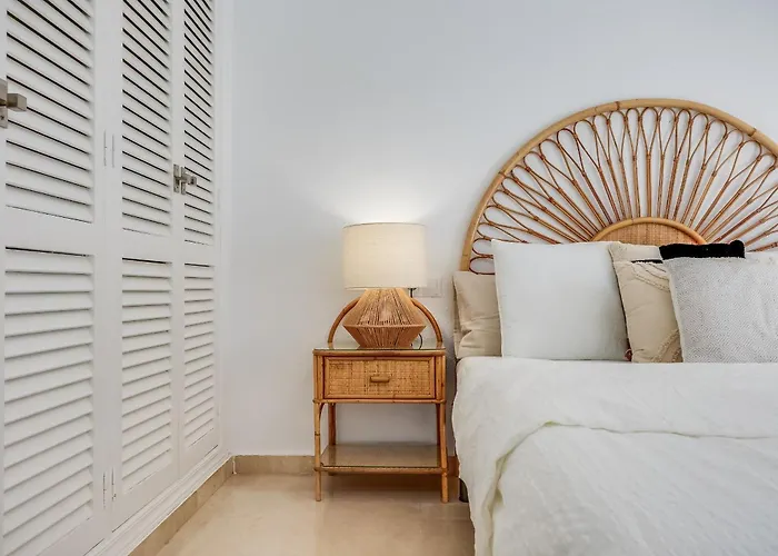 Апартаменты El Paraiso - Near The With Communal Pool Эстепона