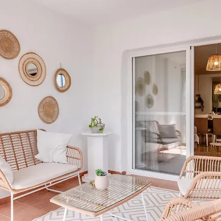 El Paraiso - Near The With Communal Pool *