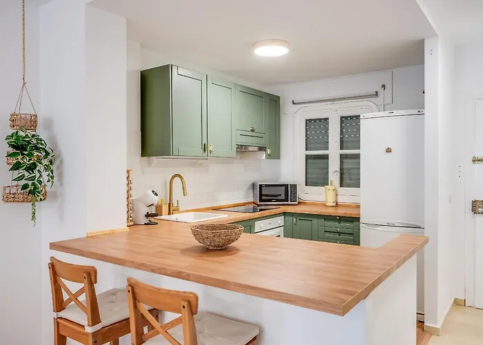 El Paraiso - Near The With Communal Pool דירה