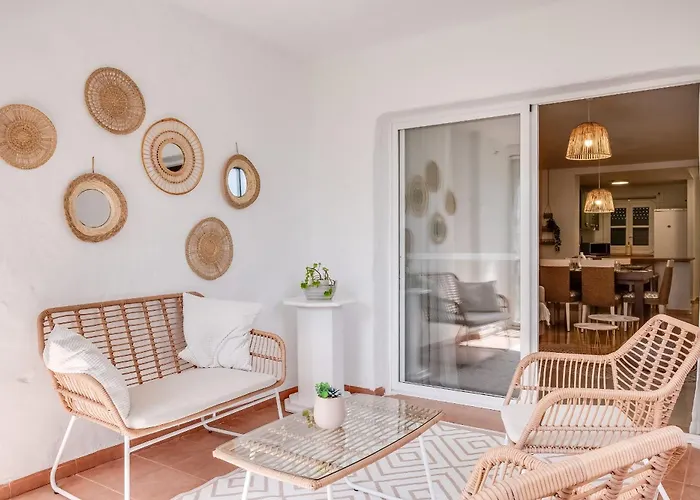 El Paraiso - Near The With Communal Pool *